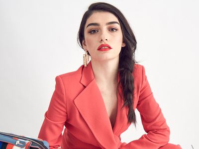 Hazar Ergüçlü ve Onur Ünlü Deniz Sezonunu Erken Açtı!