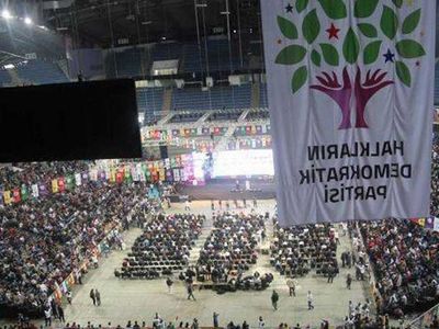 HDP Kongresi'nde PKK ve Öcalan Tezahüratı!