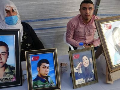 HDP Önündeki Acılı Ailelerin Evlat Nöbeti Devam Ediyor