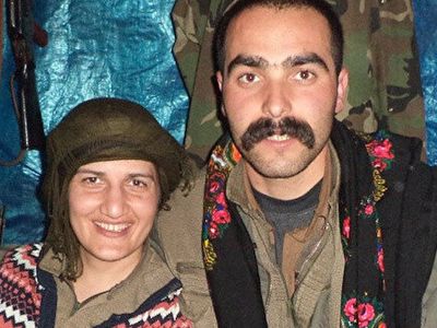 HDP’li Vekil Semra Güzel’in Terörist Sözlüsüyle PKK Kampında Çekildiği Yeni Fotoğrafları Ortaya Çıktı