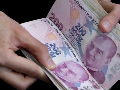 Hesaplara yatmaya başladı, milyonlarca emekliye geri ödemesiz destek!