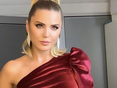 Hesapları bloke edilen Ece Erken buna sebep olan kişiye ateş püskürdü: Dolandırıcılığı herkese ispat edeceğim!
