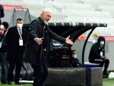 Hikmet Karaman Beşiktaş'a Çelmeyi Taktı