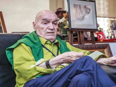 Hıncal Uluç öldü mü, sağlık durumu nasıl? Hıncal Uluç’un öldüğü iddiasına yalanlama geldi