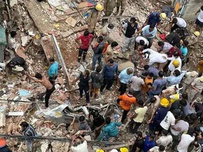 Hindistan’da 4 Katlı Bina Çöktü: Çok Sayıda İnsan Göçük Altında