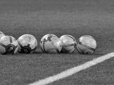 Hindistan'da oynanan futbol maçı sırasında tribün çökmesi sonucunda 5'i ağır 200 kişi yaralandı!