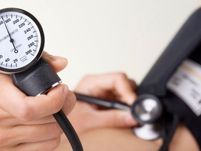 Hipertansiyon neden olur, ilaçları nelerdir, nasıl düşer, tedavisi nasıl yapılır? Hipertansiyonu düşüren doğal yöntemler