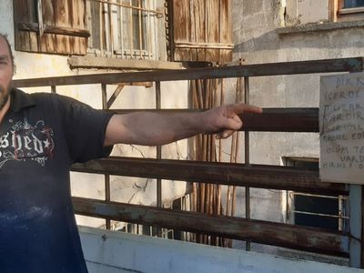 Hırsızlar evine dadandı! Çözümü uyarıcı notlar yazarak buldu