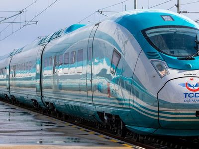 Hızlı tren için geri sayım başladı: Raya inmeye hazırlanıyor
