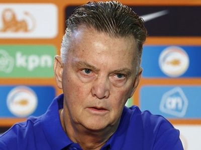 Hollanda Milli Takımı Teknik Direktörü Louis Van Gaal, Dünya Kupası'nın Katar'da olmasını eleştirdi!