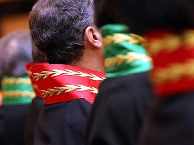 HSK kararı Resmi Gazete'de yayınladı: FETÖ/PDY üyesi olduğu tespit edilenler meslekten ihraç edildi!