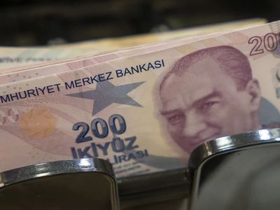 Hükümet emekli için harekete geçti: En düşük maaşa 2500 TL zam yapılacak