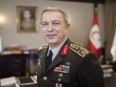 Hulusi Akar 15 Temmuz gecesi yaşananları anlattı: Silah dayadılar sık ulan şerefsiz dedim