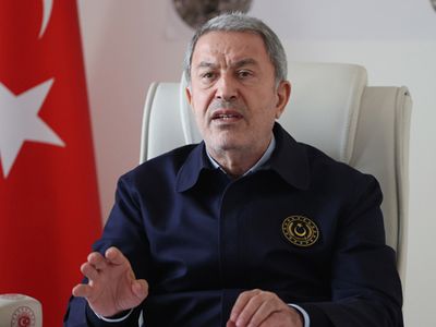 Hulusi Akar’dan askerin sahaya geç çıkarılması iddialarına sert sözler