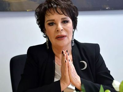 Hülya Koçyiğit’ten sanat camiasına örnek olacak açıklama: Kadınların sorununu AK Parti hükümeti telafi etti