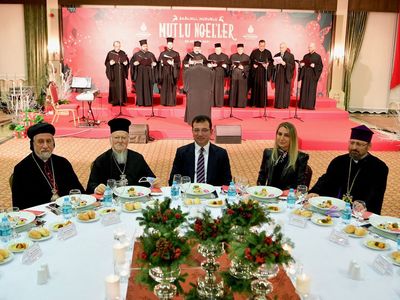 İBB Başkanı Ekrem İmamoğlu'ndan Sosyal Medyada Tepki Çeken Noel Yemeği Menüsü