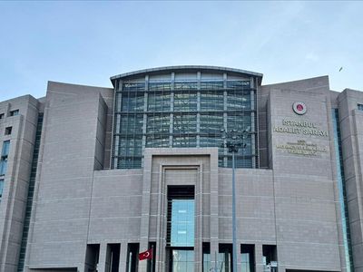 İBB davasında yeni gelişme: Tahliye edilen 19 kişiden 11’i için yakalama kararı çıkarıldı