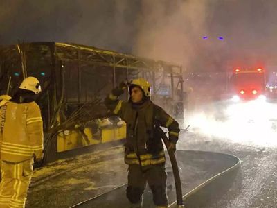 İBB'nin ihmali vatandaşların hayatını tehlikeye soktu: İETT otobüsü bir anda alev aldı