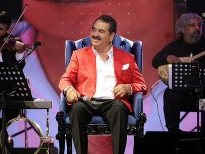 İbrahim Tatlıses hızını alamadı sahnede kendini tutamadı! Tatlıses'ten oğluna 'Be geri zekalılar'