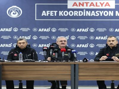 İçişleri Bakan Yardımcısı Karaloğlu, Antalya'da şiddetli yağışla ilgili basın toplantısında konuştu!
