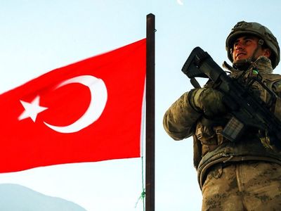 İçişleri Bakanlığı Duyurdu: Kahraman Mehmetçik Bitlis'te 4 Teröristi Silahlarıyla Beraber Etkisiz Hale Getirdi