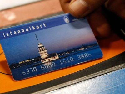 İETT kredi kartı fiyatları tepki çekti: 22 lira yerine 60 lira ödeniyor