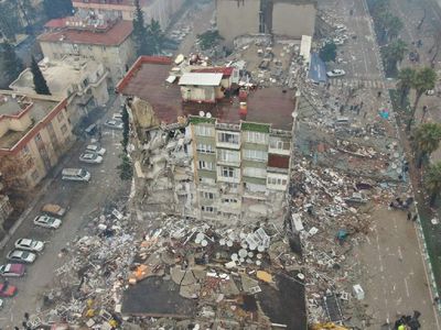 İHA’lar gece gündüz sahada: Deprem bölgesinde Mehmetçik ile İHA iş birliği
