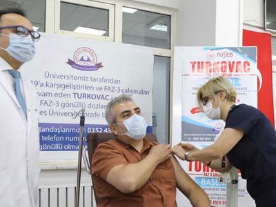 İki Doz Sinovac Aşısı Olmuş Gönüllülere TURKOVAC Aşısı Uygulanmaya Başlandı