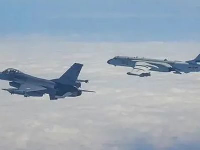 İki ülke arasında savaş alarmı! Bombardıman uçakları hava ve deniz hattını geçti
