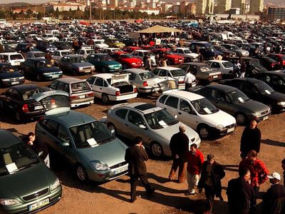 İkinci el araçlar hakkında flaş iddia: Belirli otomobillerin sürekli stoklandığı ve bilinçli olarak fiyatları arttırılıyor