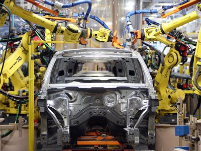 İkinci El Otomobil Fiyatlarını Yükselten Çip Krizi Sonrası Fabrikalarını Kapatan Firmalar!