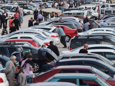 İkinci el pazarındaki görüntü şaşkına çevirdi: Fiyatları görünce dondu kaldı