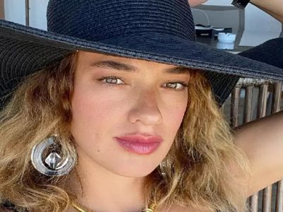 İkinci kez anne olmaya hazırlanan Seda Bakan halk plajında! Güzel anne Seda Bakan'dan deniz görüntüleri