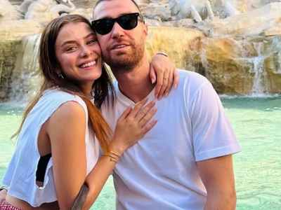 İlayda Alişan ve Oğulcan Engin'den aşk dolu fotoğraf