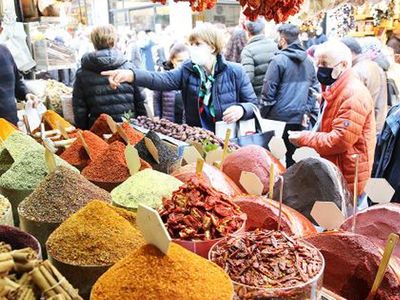 İlk Sahur Öncesi İstanbul'da Alışveriş Yoğunluğu Yaşanıyor