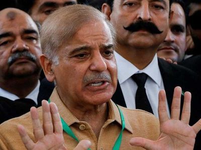İmran Han hükümetinin düşmesi sonrasında Pakistan'ın yeni Başbakanı Şahbaz Şerif oldu