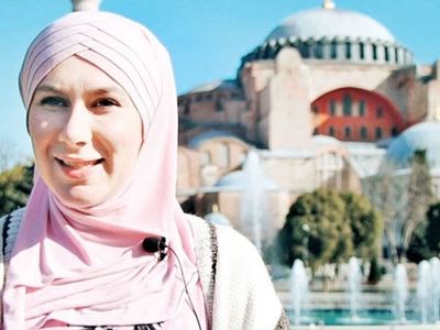 İngiliz Aisha Sultanahmet Camii’nin Etkisiyle Müslüman oldu