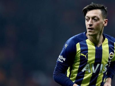 İngiliz Ian Wright'ın Fenerbahçeli Mesut Özil ile ilgili açıklamaları ülkede gündem oldu!