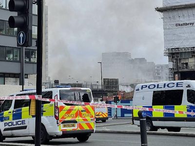 İngiltere kabusu yaşıyor! Londra Köprüsü metro istasyonunun yakınında yangın çıktı!