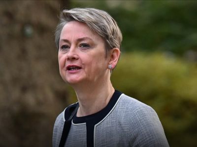 İngiltere: "Lübnan’ın da ateşkese dahil edildiğini görmek istiyoruz"