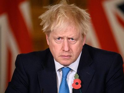 İngiltere'de istifa depremi sürüyor: İngiliz basını göre İngiltere Başbakanı Boris Johnson'ın istifa edeceğini duyurdu!