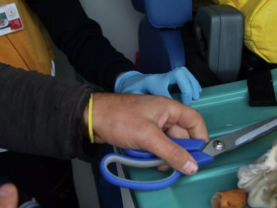 İnşaat İşçisinin Parmağı Koptu: Eldiven’in İçinde Bulundu!