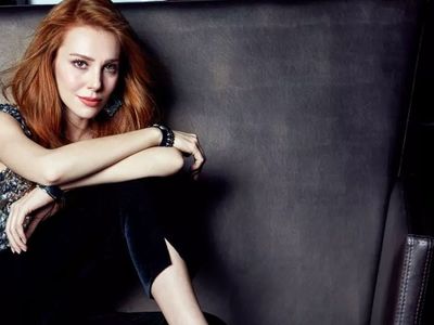 İnşallah Sektörden Silinirler Demişti: Elçin Sangu Açıklamasında Kavgalı Olduğu Fahriye Evcen’i mi Hedef Aldı?