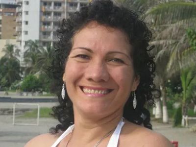İnsanları Uzaylıların Yarattığını İddia Eden Kadın Göğüslerini Kapatmayı Reddetti! Para Cezasına Çarptırıldı