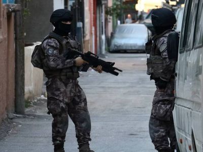Interpol kırmızı bültenle arıyordu: DEAŞ üyeleri Adana’da yakalandı