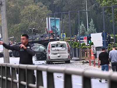 İran Devrim Muhafızlarına ait karargaha bombalı saldırı: Çok sayıda kişi hayatını kaybetti