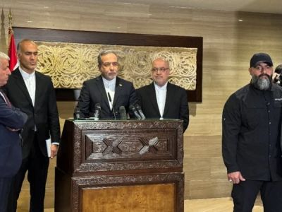 İran Dışişleri Bakanı konuştu: Protestoculara silah dağıtılıyor