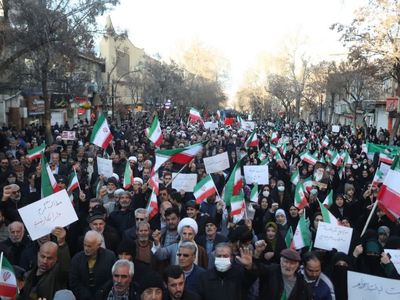 İran Kaynıyor: Protestolar 27 Eyalete Yayıldı