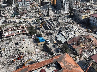 İran’da 5.6 büyüklüğünde deprem meydana geldi: Yetkililer uyarıda bulundu