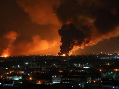 İran'ın Güneyinde Patlama Sesleri: Pentagon'dan Yalanlama Geldi